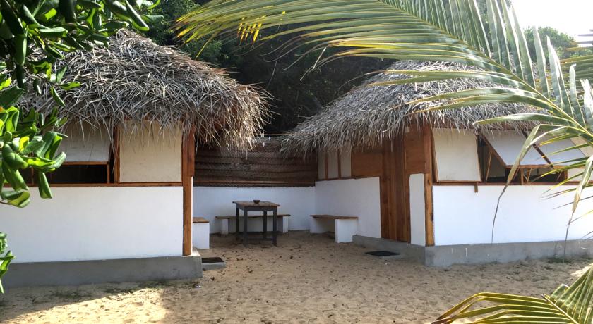 Upali Beach Surf Resort & Café